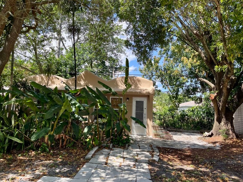 Primary Photo - 2739 Fillmore St