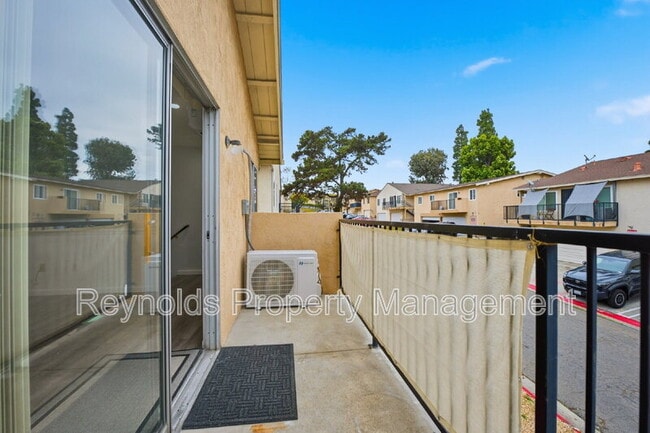 Building Photo - 6814 Camphor Ln