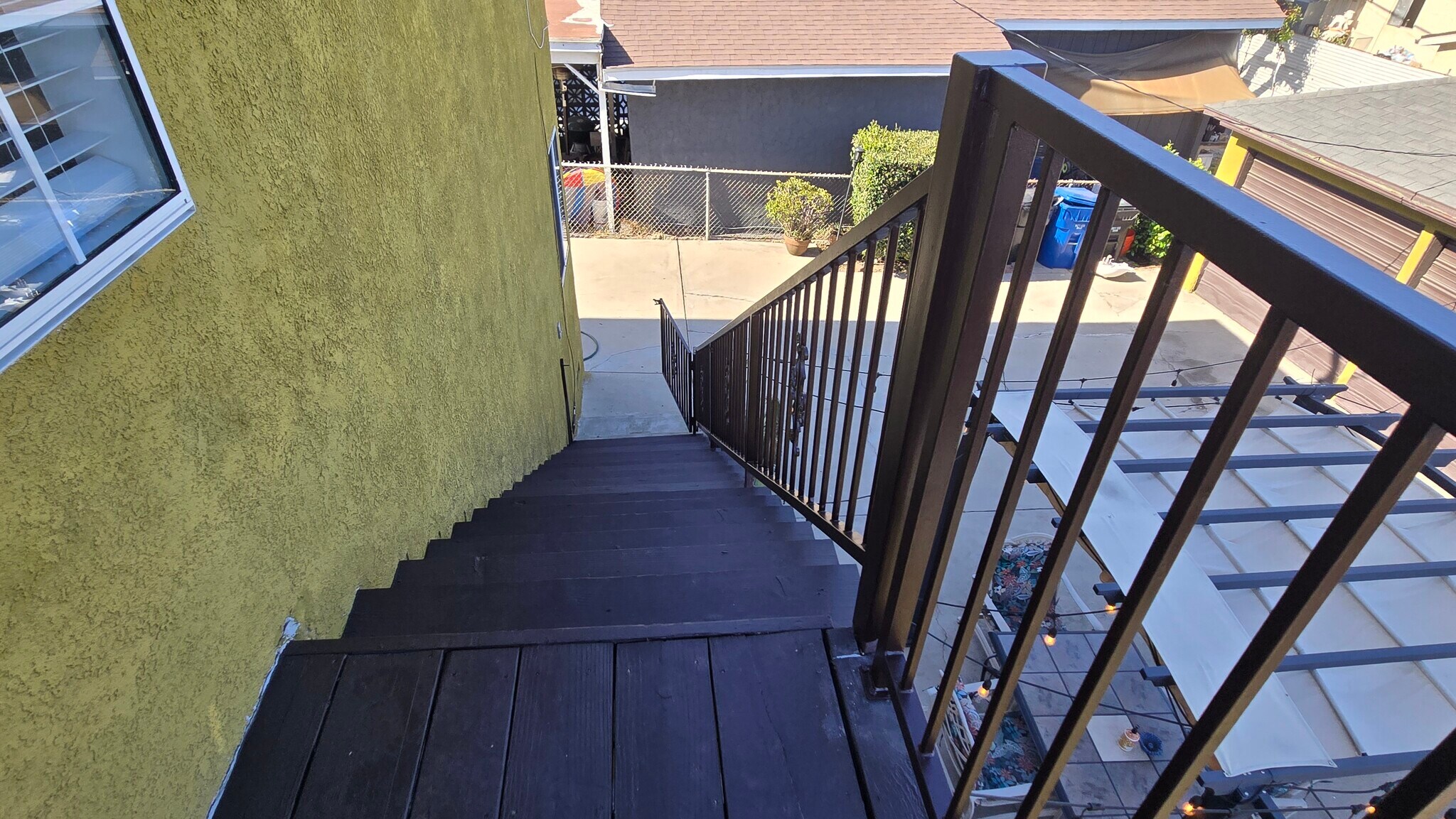 Building Photo - 3554 Locke Ave