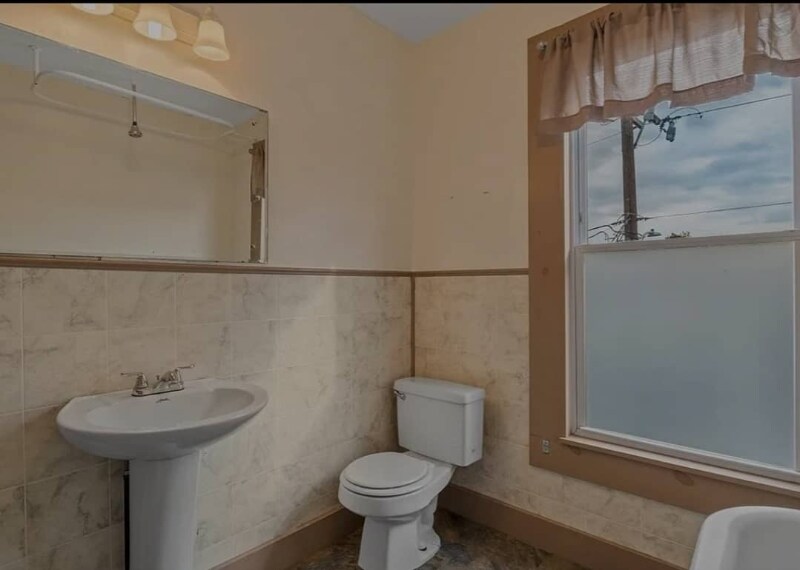 Primary Photo - 9 E Pitt St