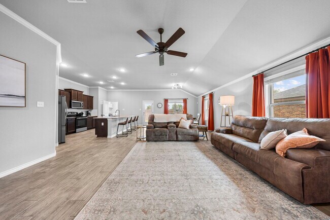 Building Photo - 2635 Settlers Oak Dr