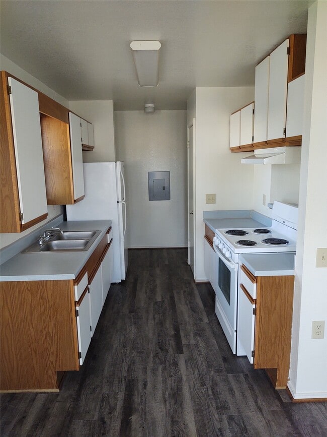 Building Photo - 716 Gardner Dr