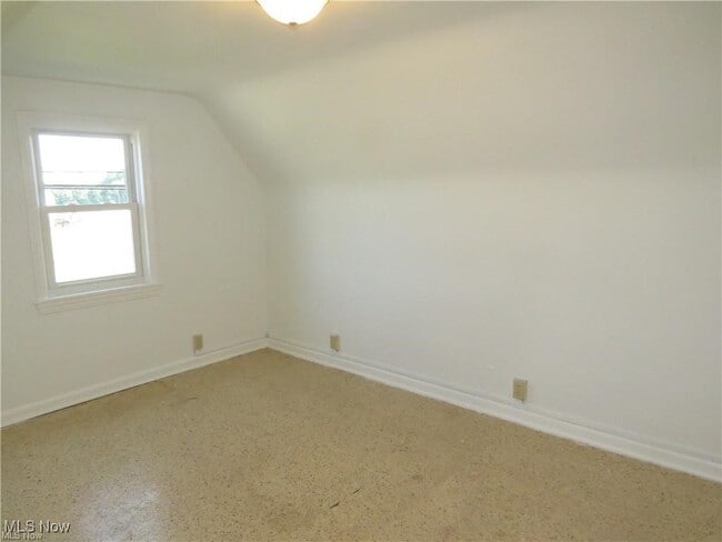 Building Photo - 6424 N Ridge Rd