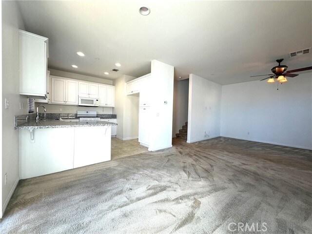 Building Photo - 8433 Floro Pl