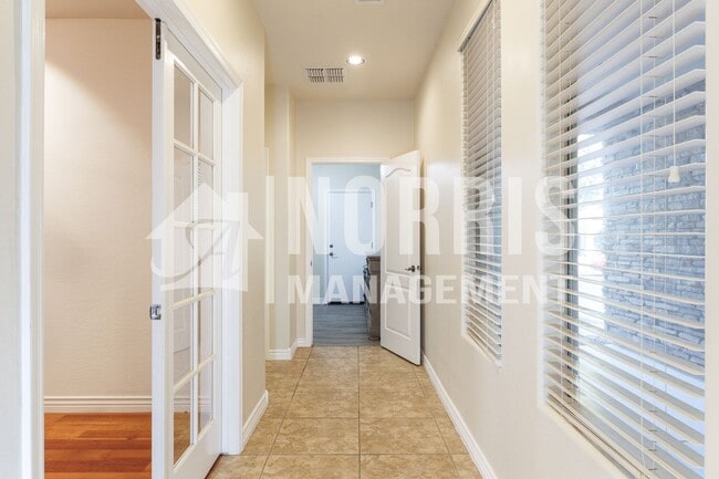 Building Photo - Beautiful Large Home NOT FURNISHED with Pool in Villago Community
