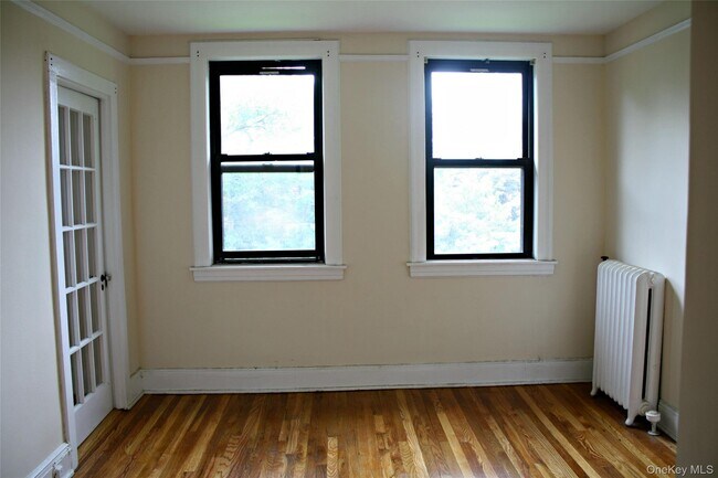 Building Photo - 11 Greenridge Ave