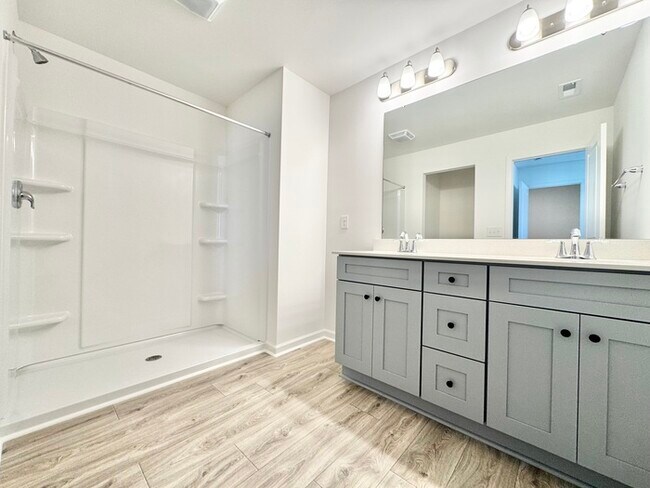 Building Photo - Brand-new three bedroom 2 1/2 bath townhome