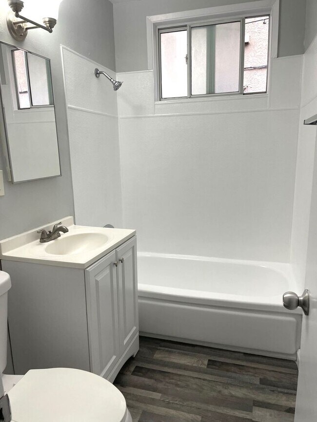 Building Photo - NW2013 (NEW)