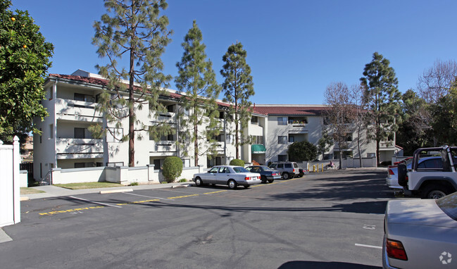 Primary Photo - Oak Terrace Apartments