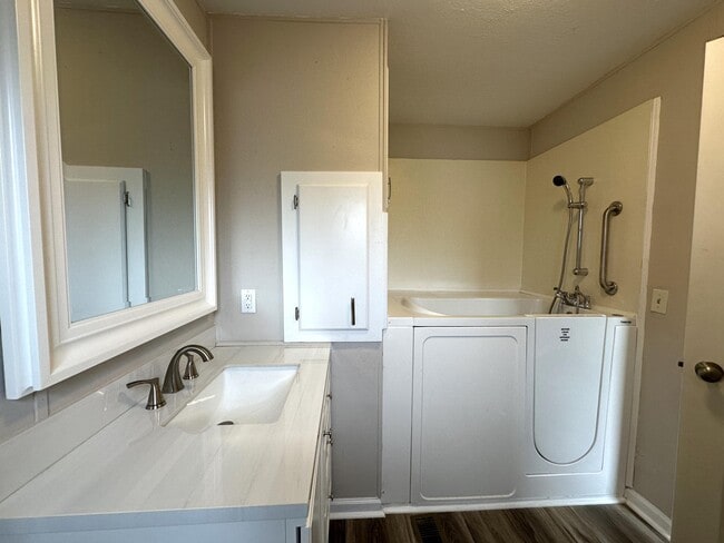 Building Photo - 4625 Canary Way