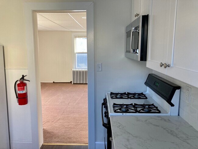 Building Photo - 502 Bell Rd