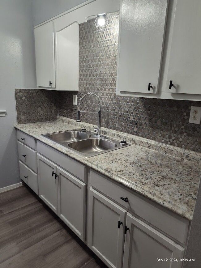 Primary Photo - 7404 Hanzi Dr