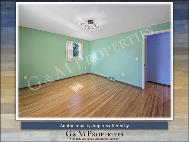 Building Photo - Rare 3/4 Bedroom in Gates/Chili School Dis...