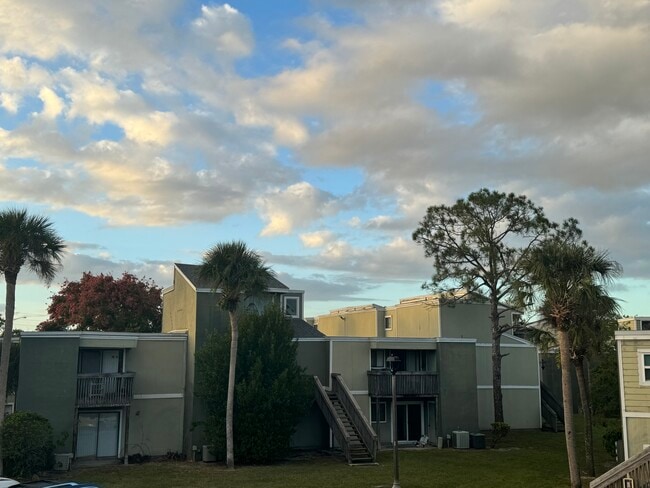 Primary Photo - 325 Scottsdale Sq