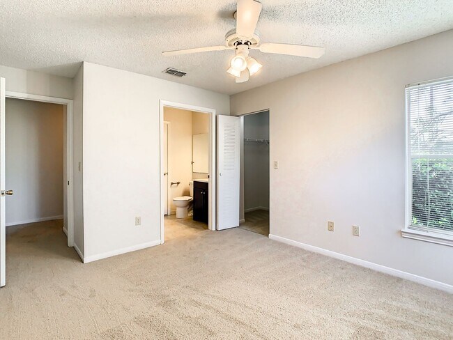 Building Photo - Beautiful 1 Bed/ 1 Bath Condo For Rent at ...