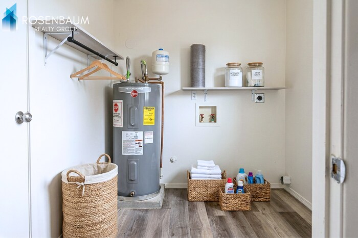 Building Photo - 3055 N Corrine Dr