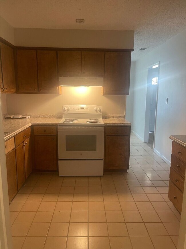 Building Photo - 133 Seminole Ave