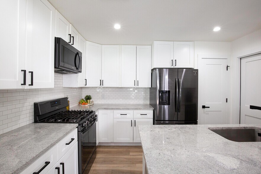 Building Photo - 12340 Little Emily Way