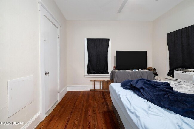 Building Photo - 121 Bellevue Ave