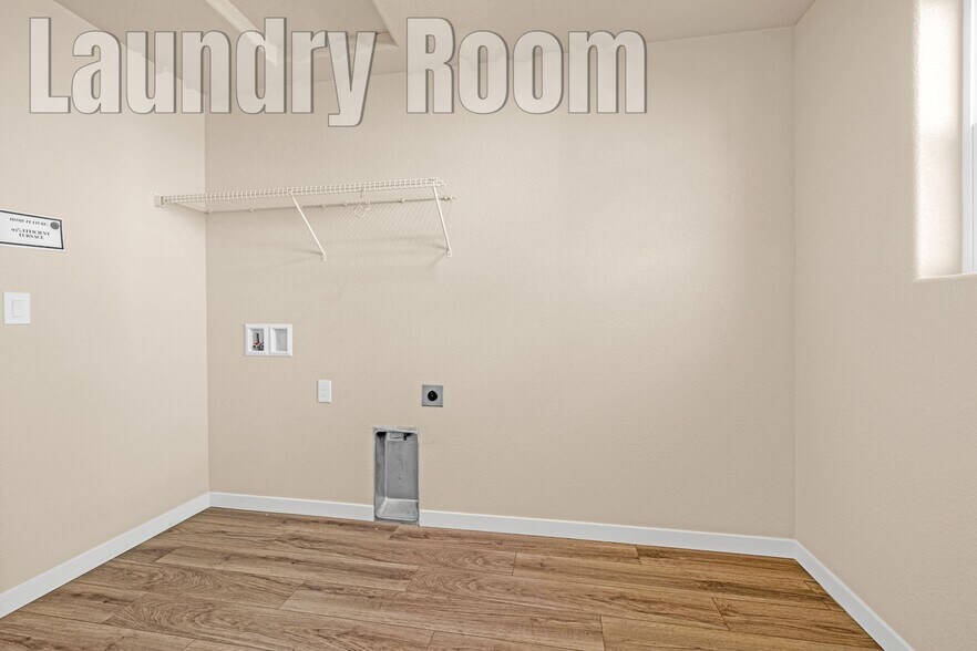 Building Photo - 5168 Roundhouse Dr