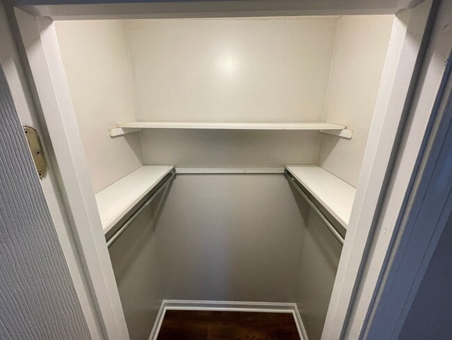 Building Photo - 1004 Creekside Pl