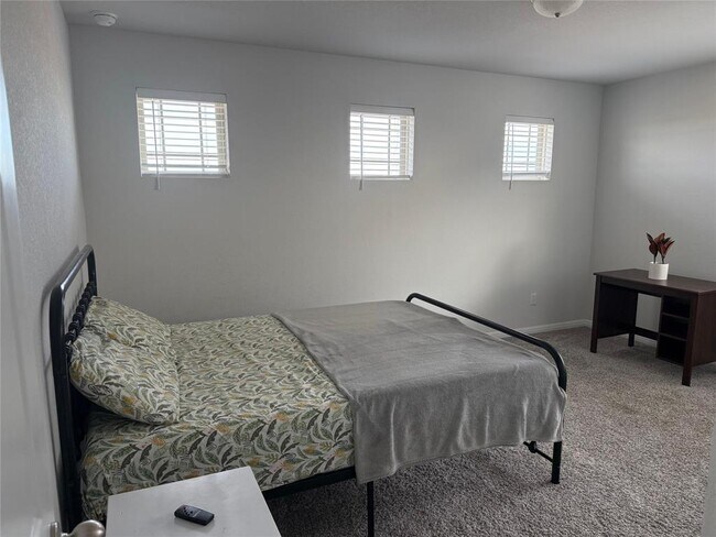 Building Photo - 6017 Teodoro Bend