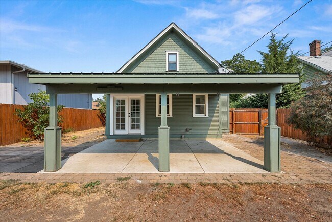 Building Photo - 1113 W Montgomery Ave