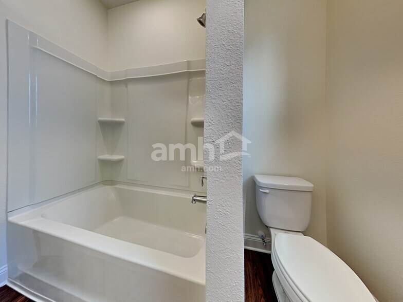 Building Photo - 71 Banyan Frst Dr