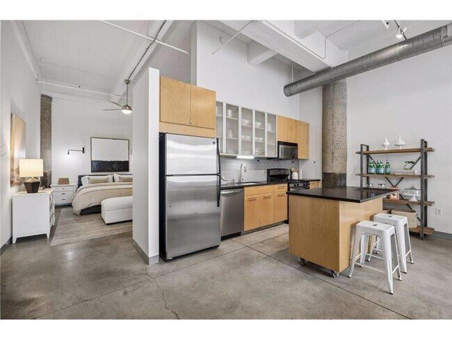 Building Photo - 700 N Washington Ave