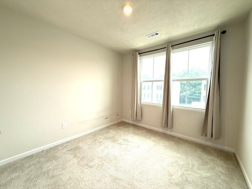 Building Photo - 114 Slate Ridge Dr
