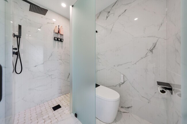 Building Photo - 14704 Black Bear Rd