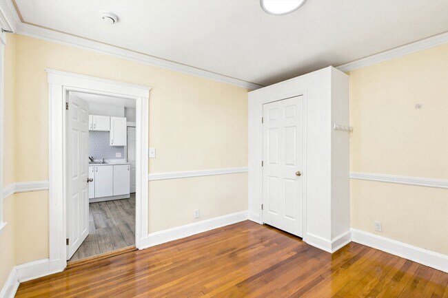 Building Photo - 72 Olney St