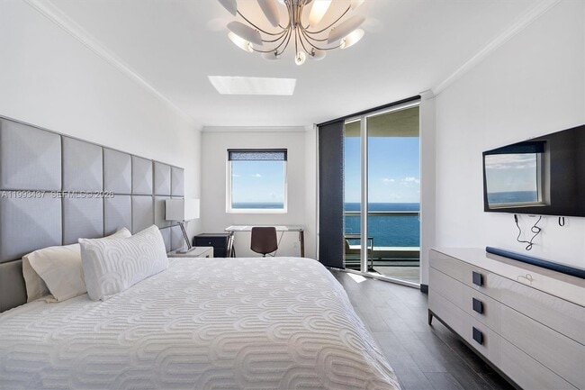 Building Photo - 17875 Collins Ave
