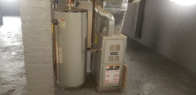 Building Photo - 5001 Denison Ave