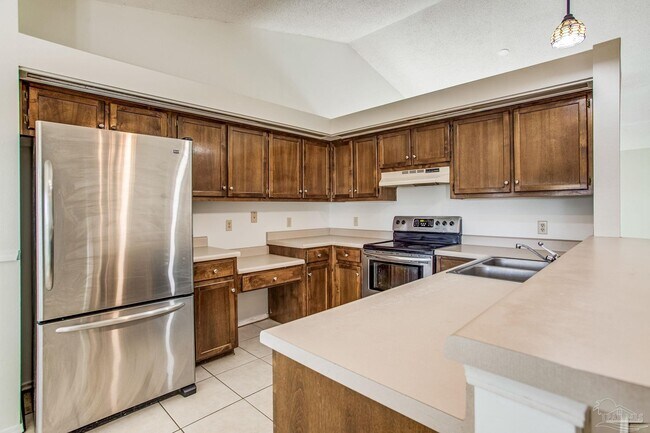 Building Photo - 3565 Stratford Ln