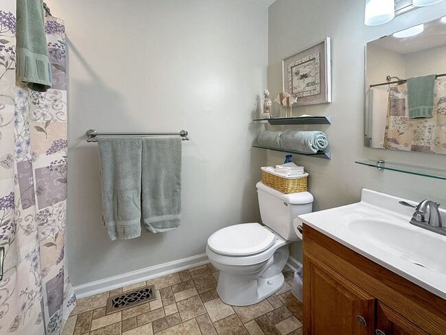 Building Photo - 148 Rice Rd