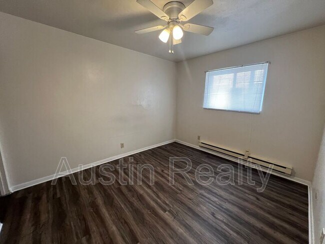 Building Photo - 3704 Greenwood Blvd