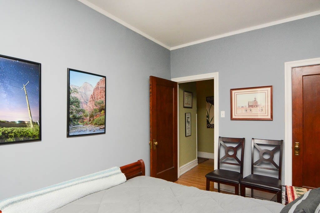 Building Photo - 1434 W Rosemont Ave