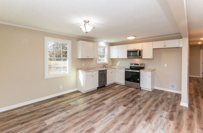 Building Photo - 816 Garrettsburg Rd