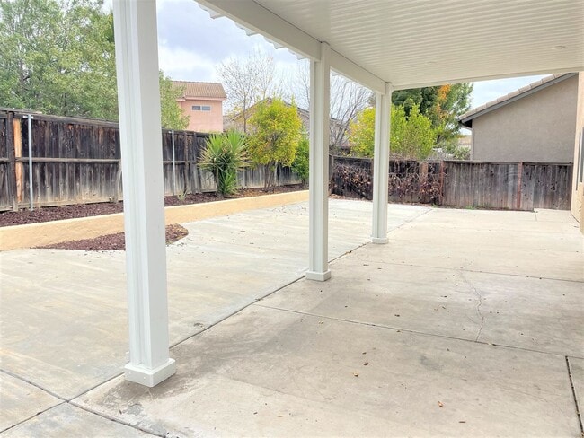 Building Photo - Spacious Murrieta Home For Rent!