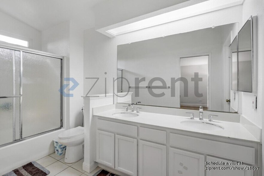 Building Photo - 4533 Silvercrest Way