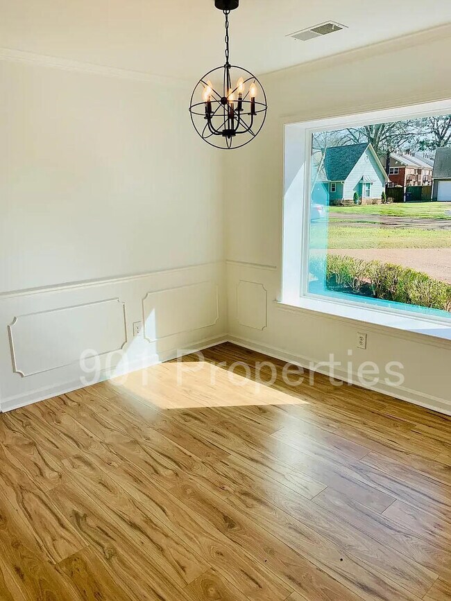 Building Photo - 1602 Bubbling Brook Dr