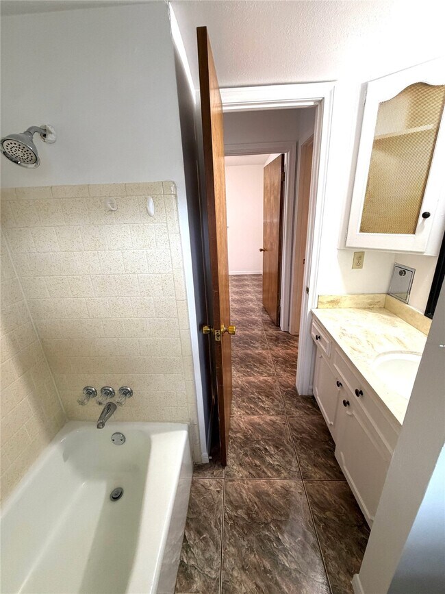 Building Photo - 10618 Wolbrook St