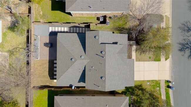 Building Photo - 6820 Barstow Ct