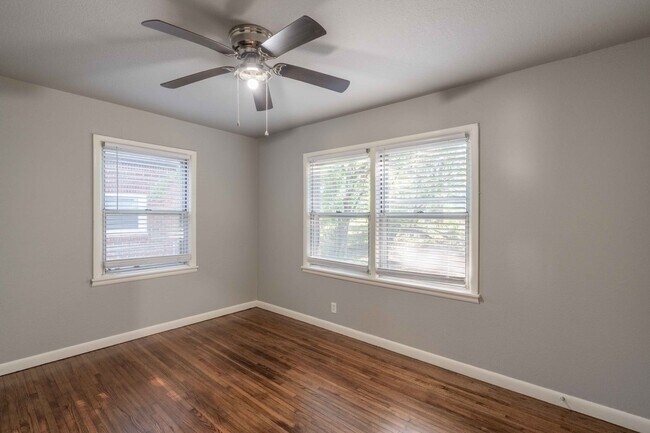 Building Photo - 1618 S Ash Pl