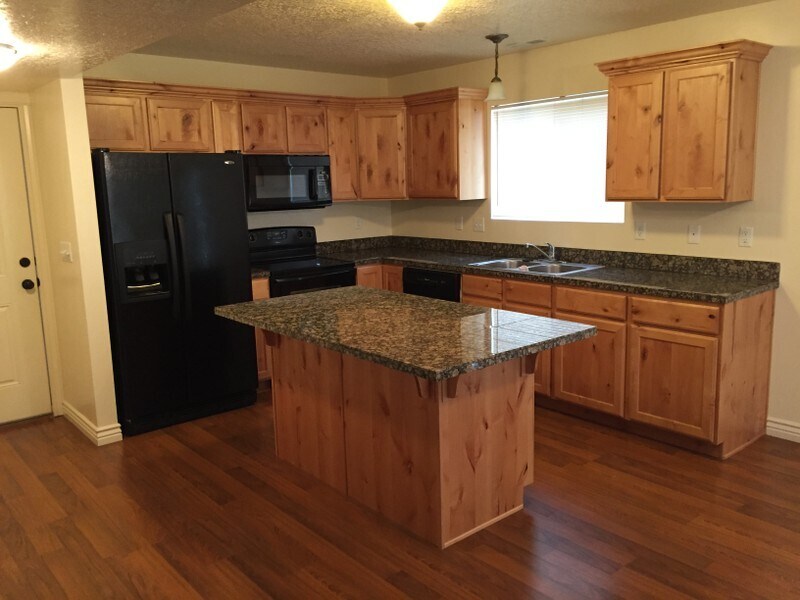 Building Photo - 460 W 1140 N