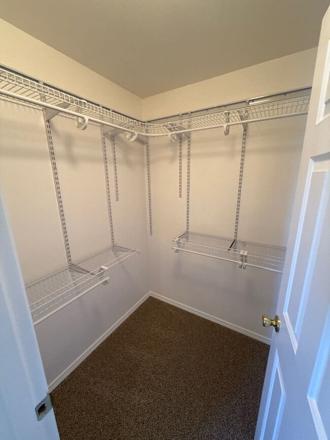 Building Photo - 1843 Olympic Dr E