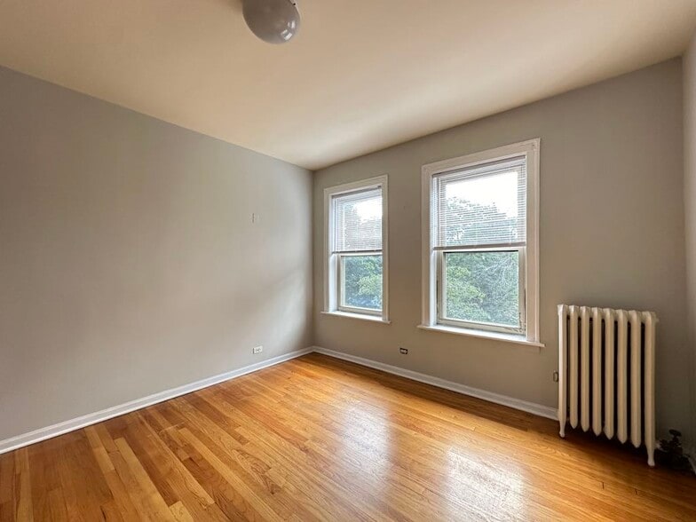 Building Photo - 4115 N Paulina St
