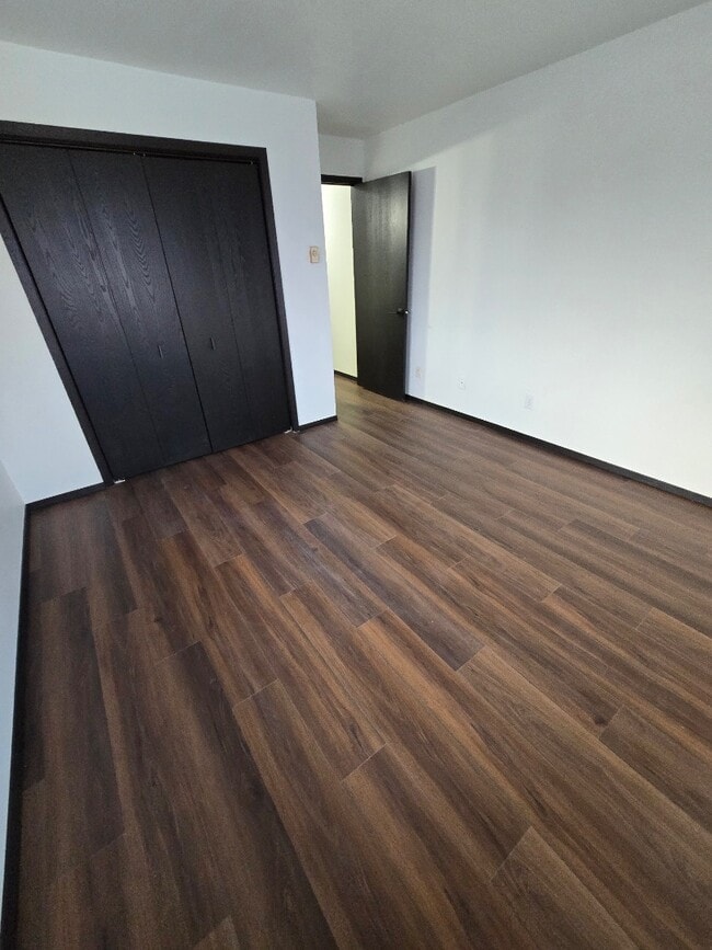 Building Photo - 1415 W Kamps Ave