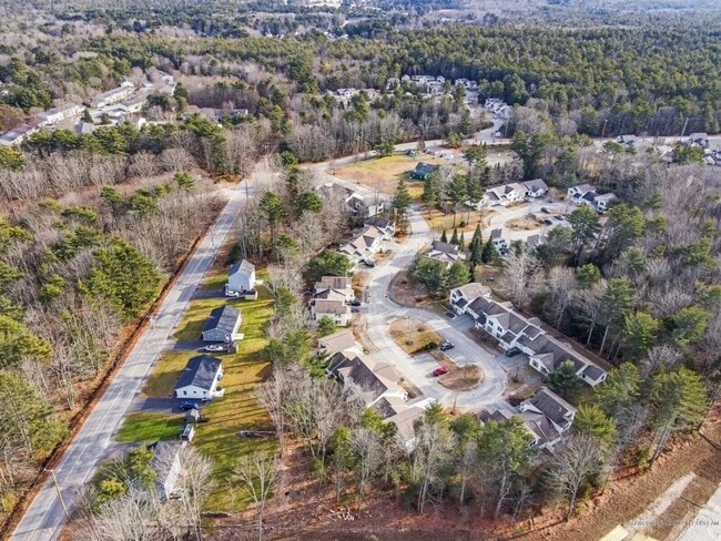 Building Photo - 3BR/2.5BA Townhouse Available July 1st!!! - Great Residential Neighborhood!!